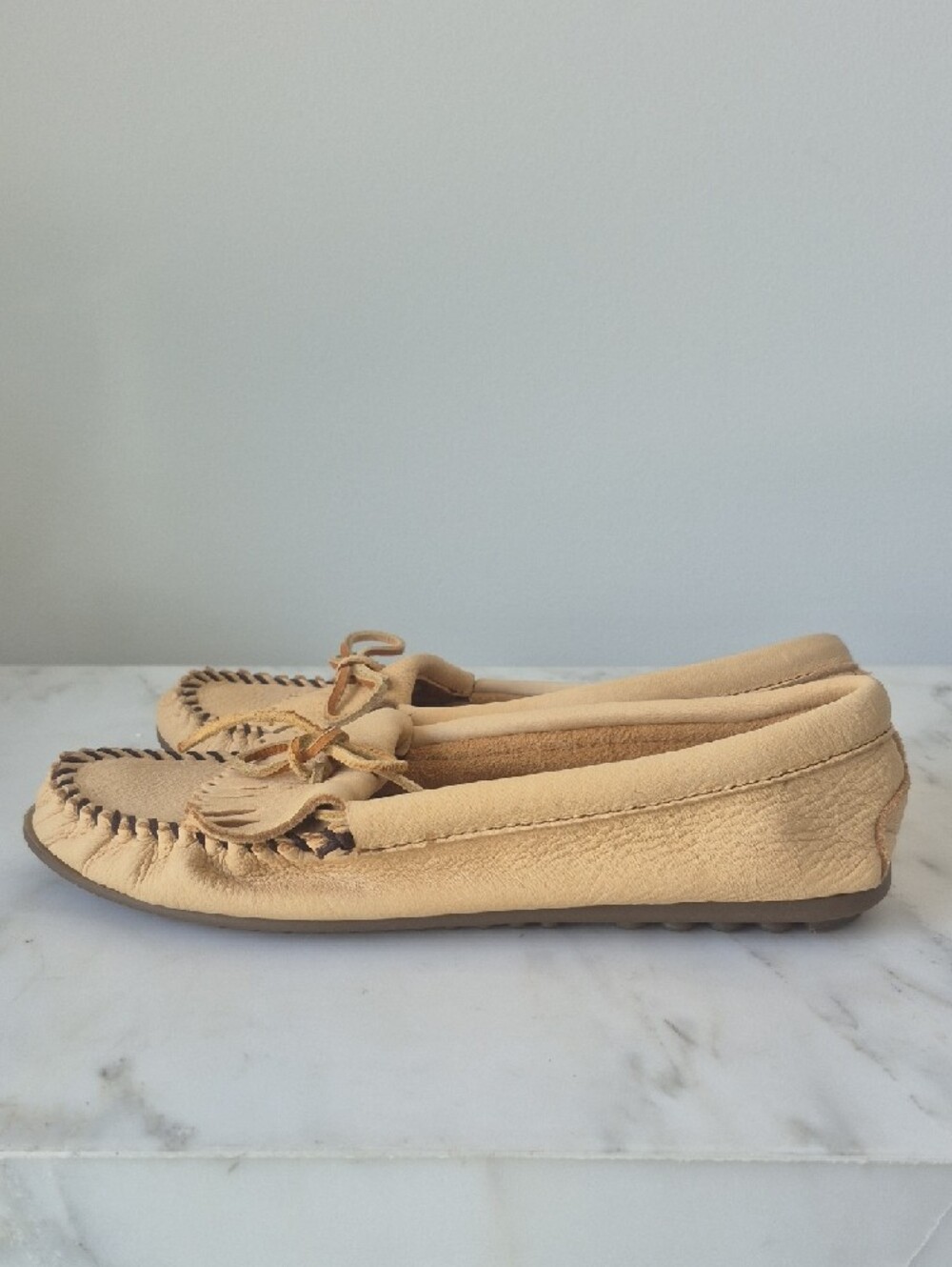 Minnetonka Tan Kilty Fringe Leather Moccasins - Picture 3 of 6